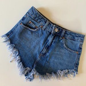 Topshop Kiri Frayed Shorts (Size 2)